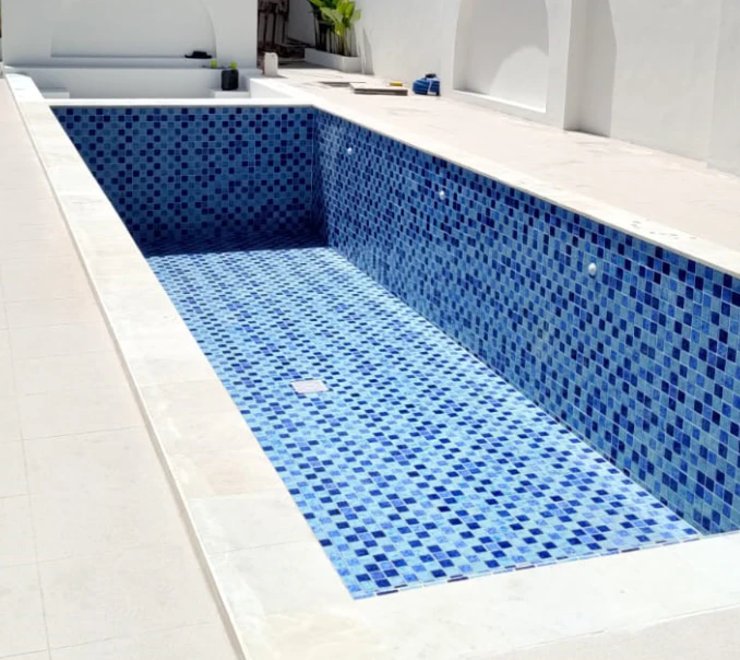 Desain Kolam Renang Sesuai Luas Lahan: Tips Agar Tampak Luas dan Elegan