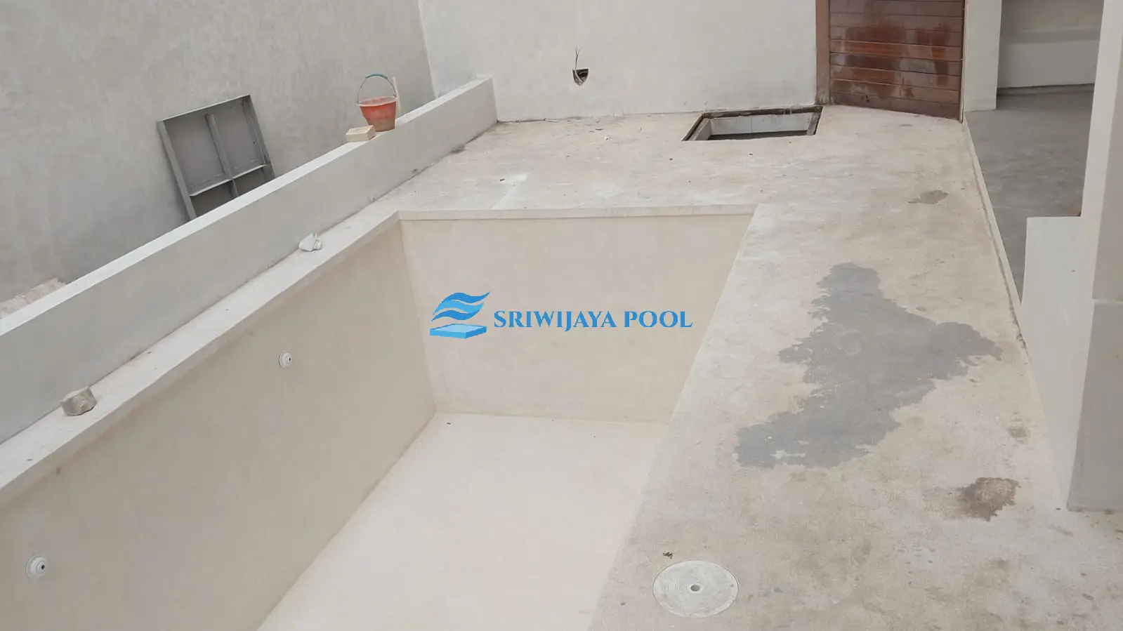Pemakaian Waterproofing yang Benar: Perlindungan Maksimal untuk Struktur Kolam Renang